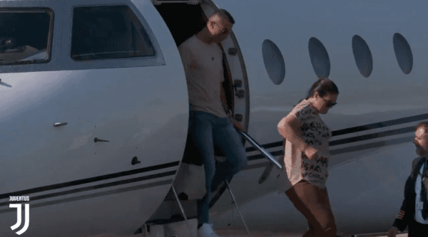 Cristiano y Georgina en su llegada a Turín.