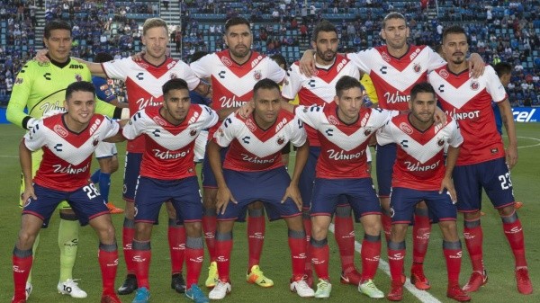 TIBURONES ROJOS:Sin cambiar muchos nombres respecto de la pasada temporada, el equipodirigido porGuillermo Vázquezrecurrió a la experiencia de hombres como Hibert Ruíz, Rodrigo Noya y Luis Miguel Noriegapara buscar dar el saltode calidad.