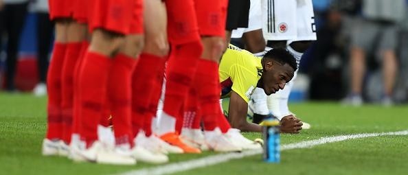 A PURO REZO. Yerry Mina durante los penales contra Inglaterra (Foto: Getty).