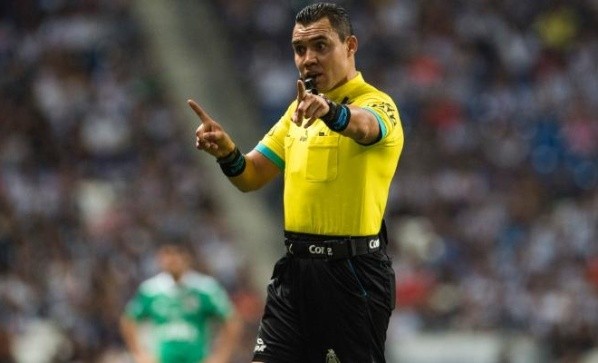 Marco Antonio Ortiz, silbante mexicano.