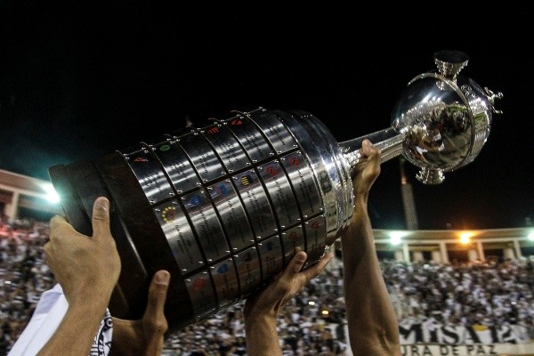 LA OBSESIÓN DE TODOS. El trofeo de la Copa Libertadores (Foto: Getty).