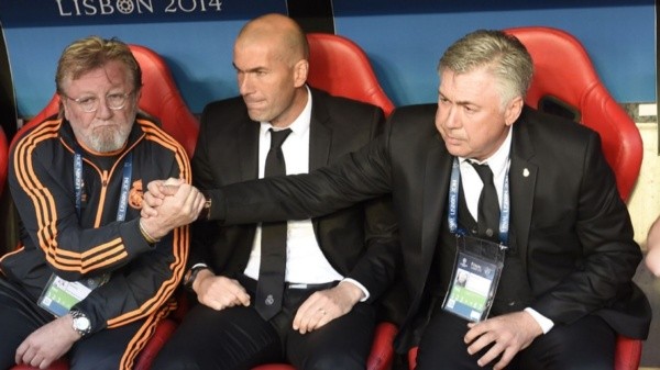 MERENGUES. Mauri junto a Zidane y Ancelotti en su etapa en Real Madrid.