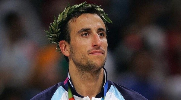 Emanuel Ginóbili, oro en Atenas 2004.