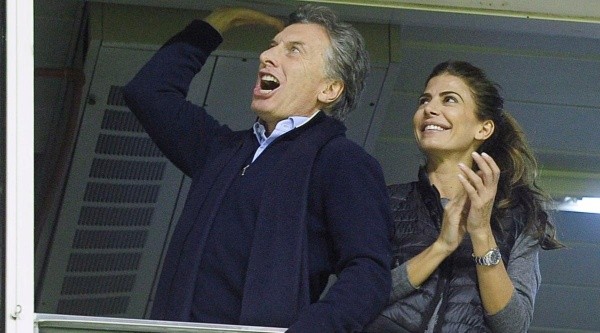 Macri, junto a Juliana Awada en el palco de Boca. (Foto: Minuto Uno)