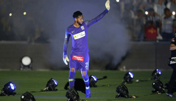 El más esperado: Gallesesaludó al público Íntimo