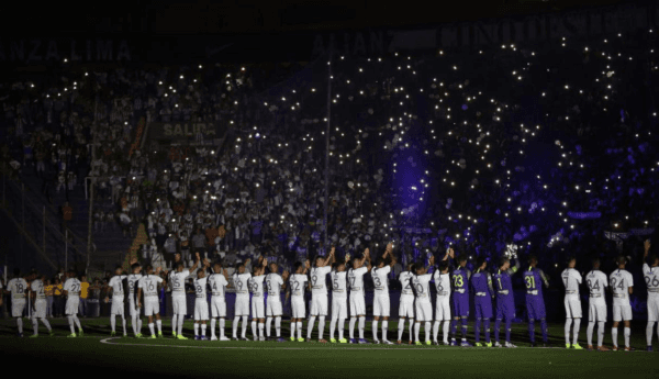 El plantel de Alianza le agradece a los fanáticos por haber asistido a la Noche Blanquiazul