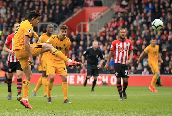 Raul Jiménez falló una chance clara para los Wolves. (getty)