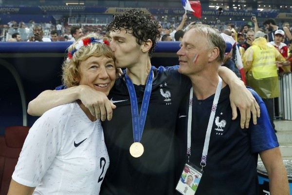 Pavard festejando el Mundial en julio pasado. (Foto: Getty)