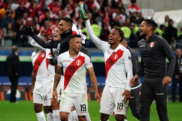 Perú venció a Chile y se metió en la final. (Getty)