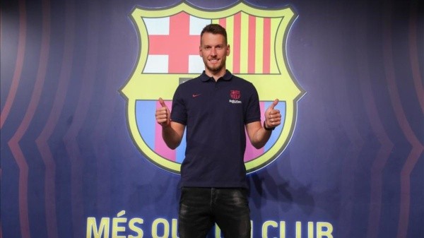 Neto en su presentación en Barcelona.