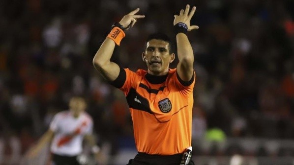 Andrés Merlos durante la derrota de River ante Vélez.