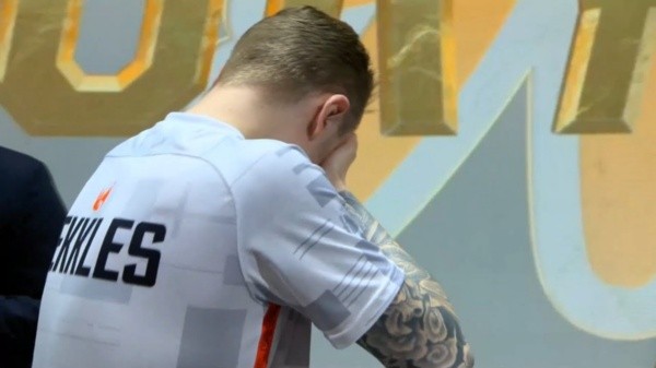 Rekkles emocionado luego de vencer a RNG y clasificar a los Cuartos de Final de la Worlds.