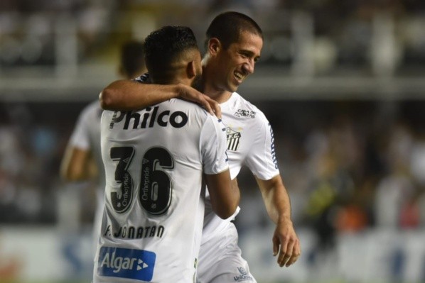 Evando comemora seu primeiro gol pelo Santos - Foto: Ivan Storti/Santos FC