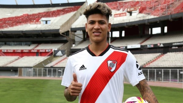 Jorge Carrascal en su presentación en River.