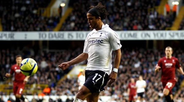 No contó con muchas oportunidades de jugar en los Spurs.