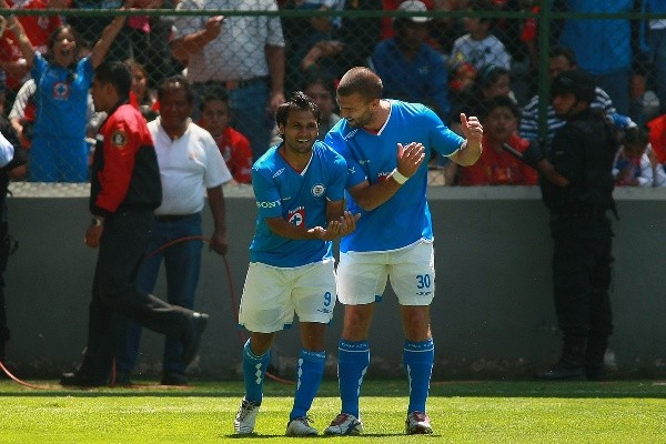 Biancucchi celebra uno de sus pocos goles con la playera de la Máquina ante Toluca.