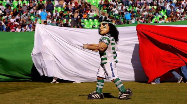 El Guerrero anima el espectáculo en el campo.