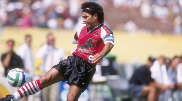 Compitió en la temporada inaugural de la MLS.