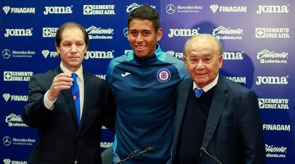 Luis Romo presentado como refuerzo del Cruz Azul (Getty Images)