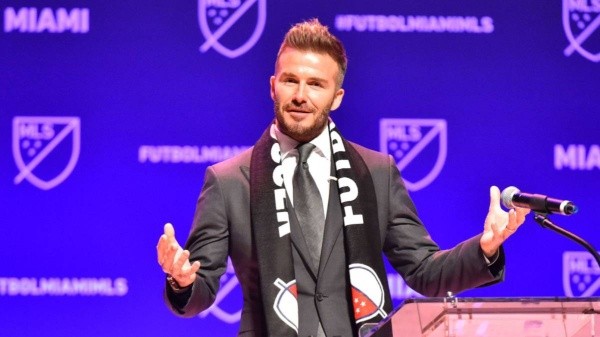 David Beckham brindando un discurso en la MLS.