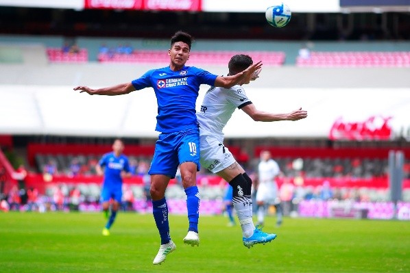 Jugó 13 encuentros en el que metió tres partidos.