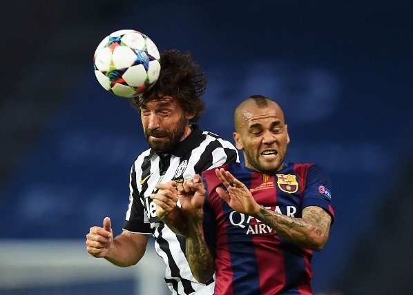 Andrea Pirlo en un partido contra Barcelona. (Foto: Getty)