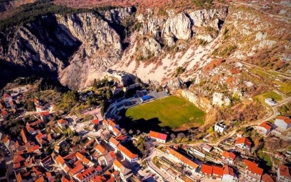It is located in the city of Imotski