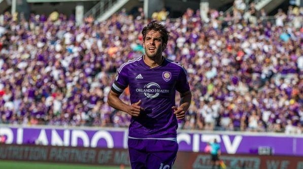 Kaká in the middle of an Orlando City game.