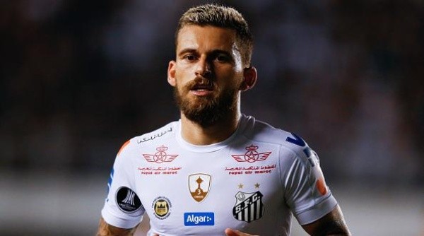 Lucas Lima made 6 assists in 8 Copa Libertadores games in 2017.