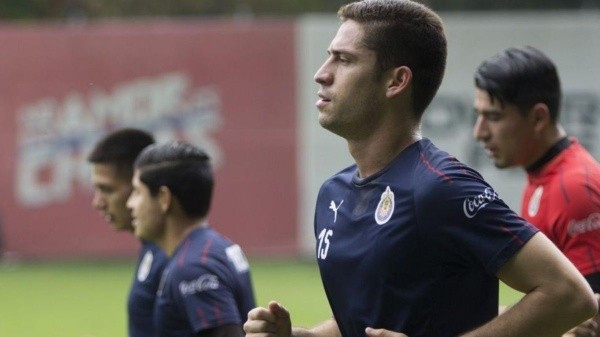 Ormeño tuvo un paso por Chivas.