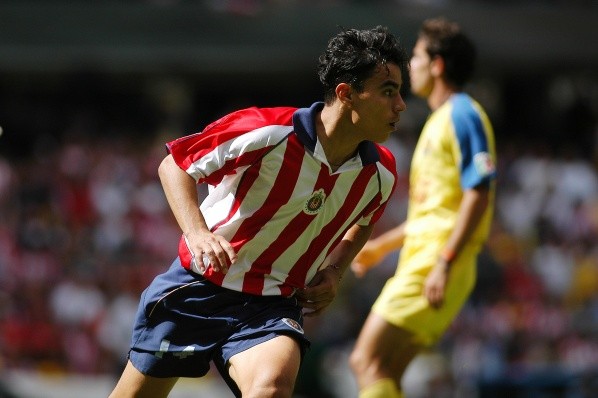 Bravo jugó en varias oportunidades en Chivas.