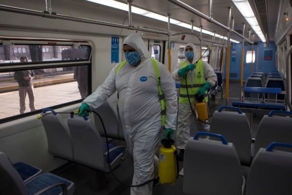 Los controles en el transporte público. (Foto: Getty)