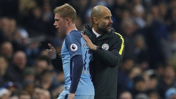 De Bruyne junto a Pep Guardiola en Manchester City.