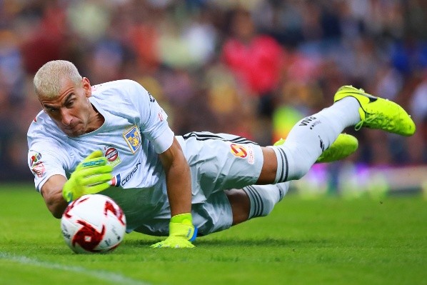 Guzmán salva a Tigres frente al América.