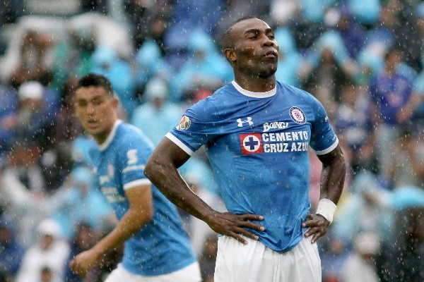 Guerrón anotó ocho goles en 18 meses con Cruz Azul. (Foto: Jam Media)