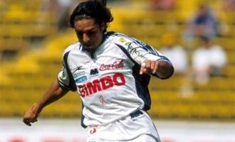 Rivarola vistió la playera de Rayados en el 2000.