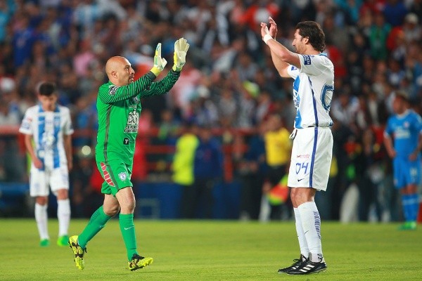 Óscar Pérez celebrando su gol ante Cruz Azul. (Foto: Jam Media)