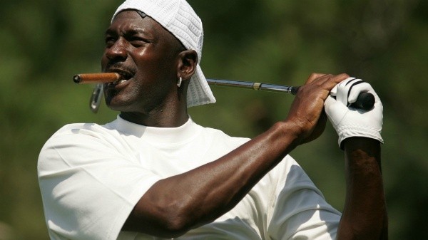 El golf y los puros, algunas de las adicciones de MJ (Foto: Getty)