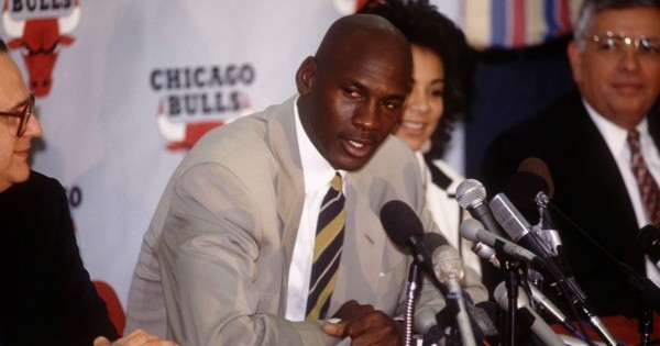 Michael Jordan anunciando su retiro en 1993 (Foto: Getty)