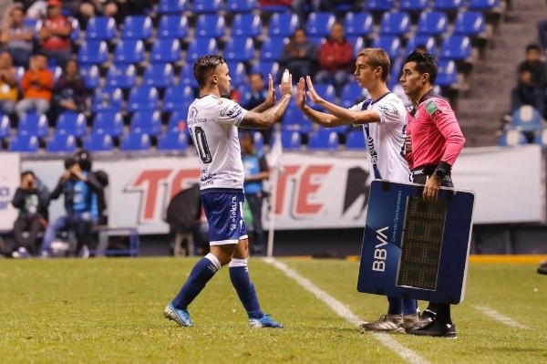 Momento único: García Escudero ingresó para hacer su debut oficial con Puebla.