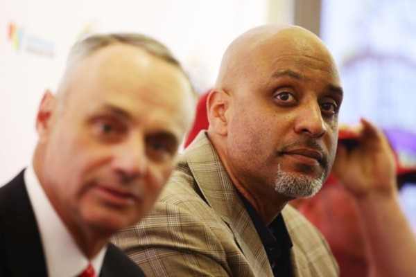 Tony Clark y los jugadores hacen dura exigencia a la MLB (Foto: Getty)