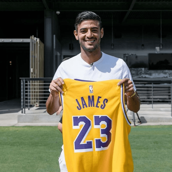 Vela, un fiel seguidor de la carrera de Lebron James.