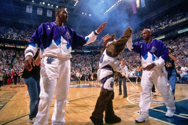 Karl Malone and Bryon Russell