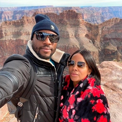 Marte junto a su esposa Noelia.