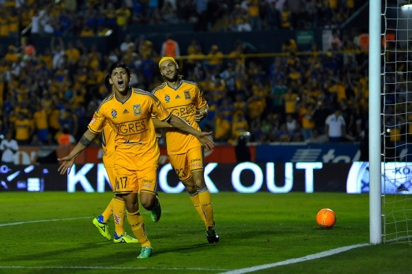 Pulido celebra su anotación en el Clausura 2014.