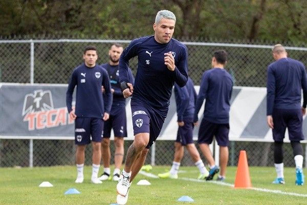 Los jugadores de Rayados aguardan por volver a entrenar.