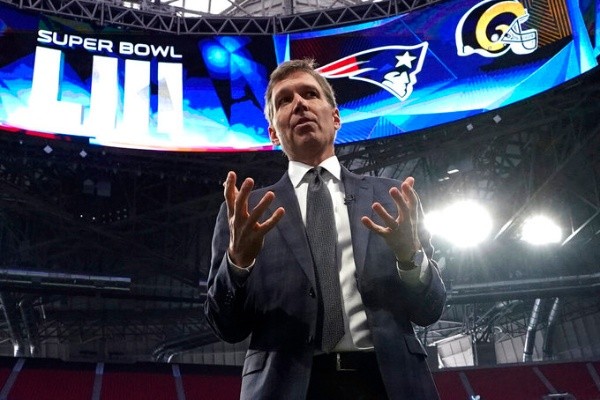 El doctor Allen Sills, jefe de la oficina médica de la NFL (Foto: Getty)