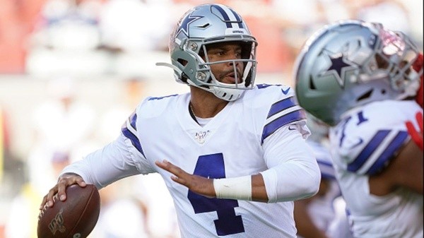 Prescott ya tiene cuatro temporadas en Dallas Cowboys (Foto: Getty)
