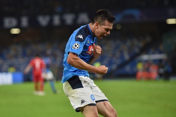 Chucky Lozano celebrando un gol en Champions League