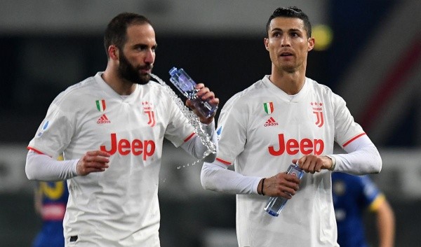 Higuaín junto a Cristiano Ronaldo en Juventus.